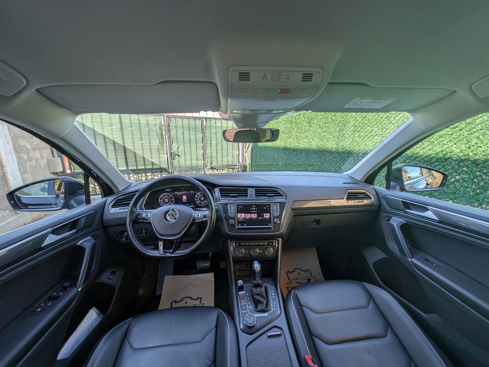 VW Tiguan 2.0TDI 190кс.* 4x4* HeadUp* 360 камери* Обслужен, снимка 8 - Автомобили и джипове - 54518834