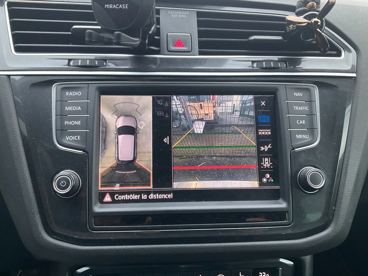 VW Tiguan 2.0TDI 190кс.* 4x4* HeadUp* 360 камери* Мемори, снимка 11 - Автомобили и джипове - 54518834