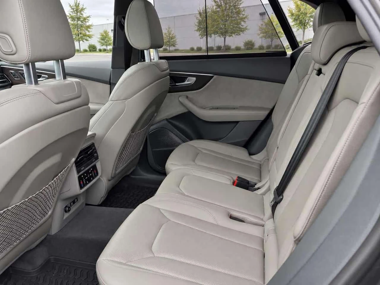 Audi Q8 Technik S-LINE / CARFAX / DIS / 360 /  | Mobile.bg � ����������� 9