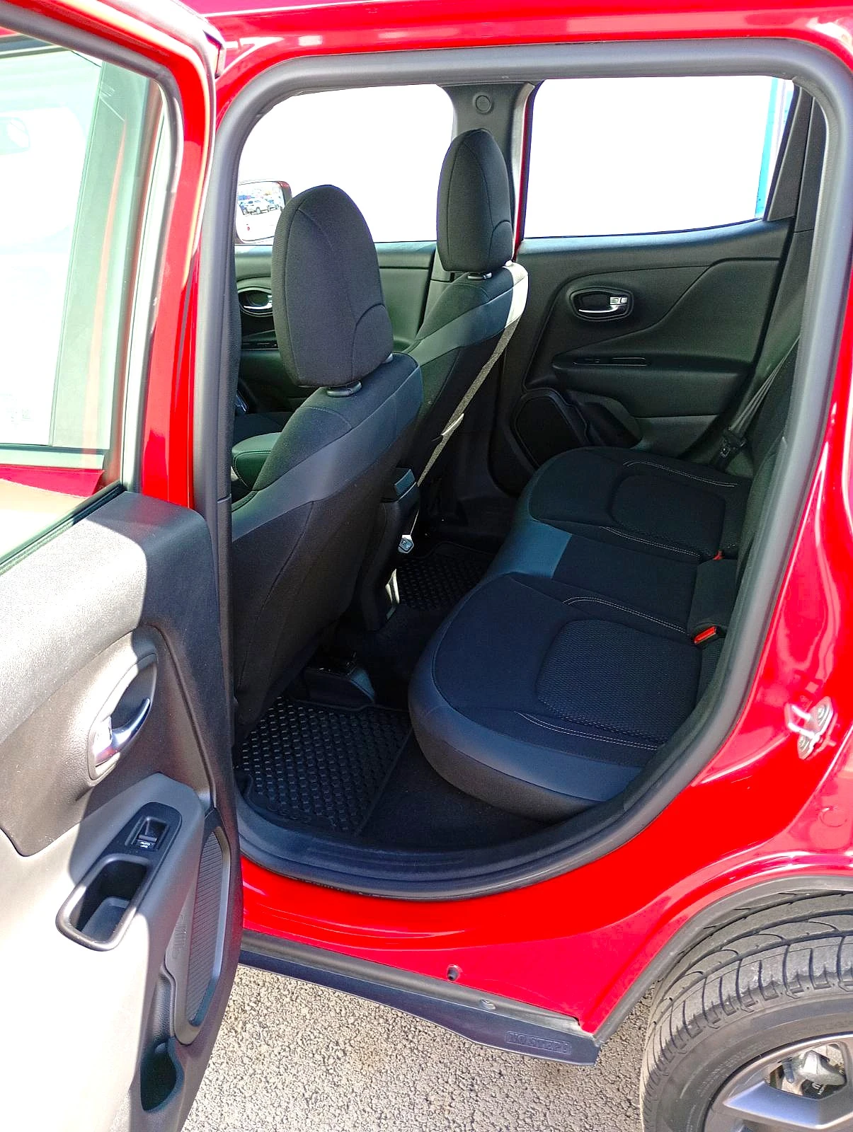Jeep Renegade 1.3 Turbo Plug-in Hybrid 4xe Automatic | Mobile.bg � ����������� 8
