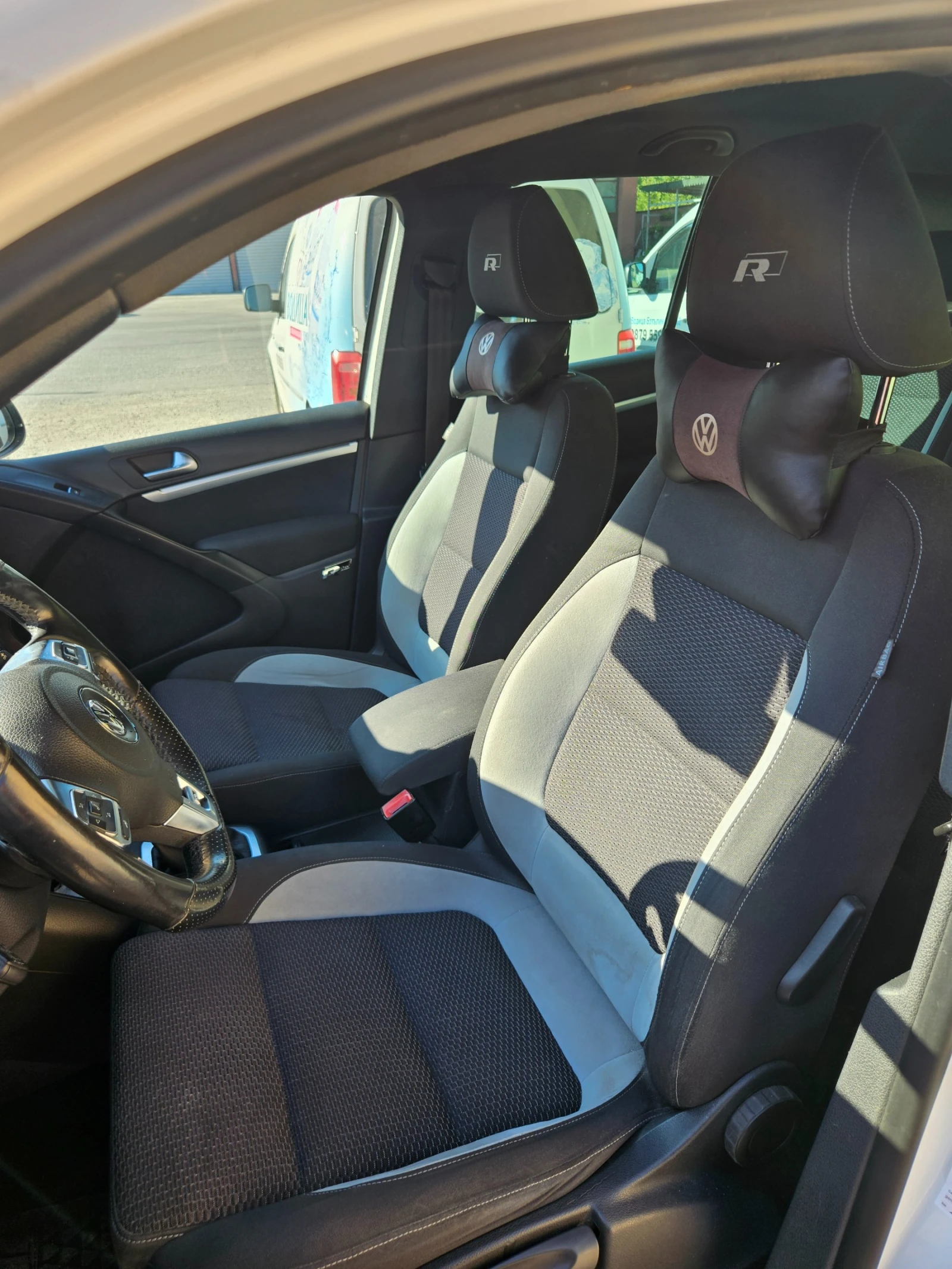 VW Tiguan, снимка 7 - Автомобили и джипове - 56641659