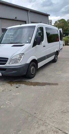 Mercedes-Benz Sprinter 211 2.2 CDI * OM646* 9Местен* Климатик* , снимка 2