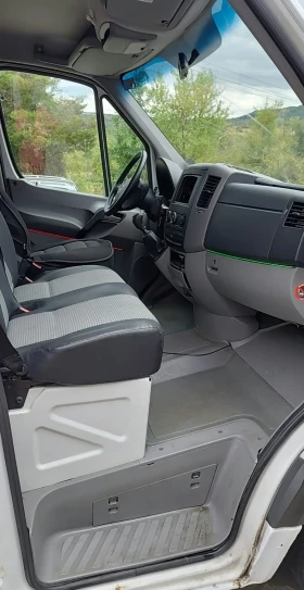Mercedes-Benz Sprinter 211 2.2 CDI * OM646* 9Местен* Климатик* , снимка 5
