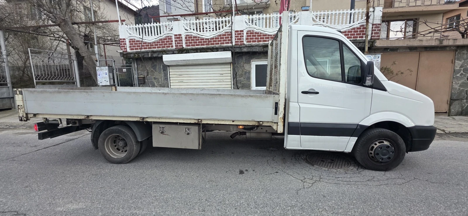 VW Crafter 2.0 TDI 140кс, снимка 3 - Бусове и автобуси - 54107038