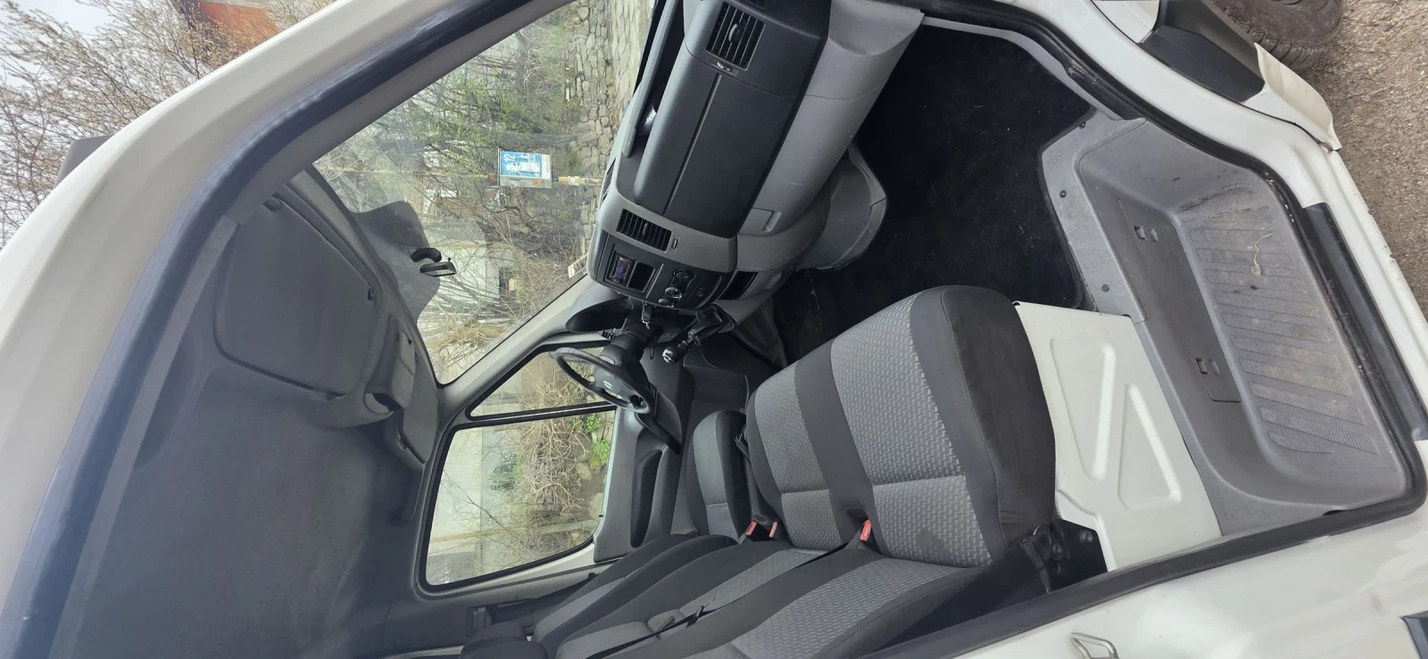 VW Crafter 2.0 TDI 140кс, снимка 8 - Бусове и автобуси - 54107038