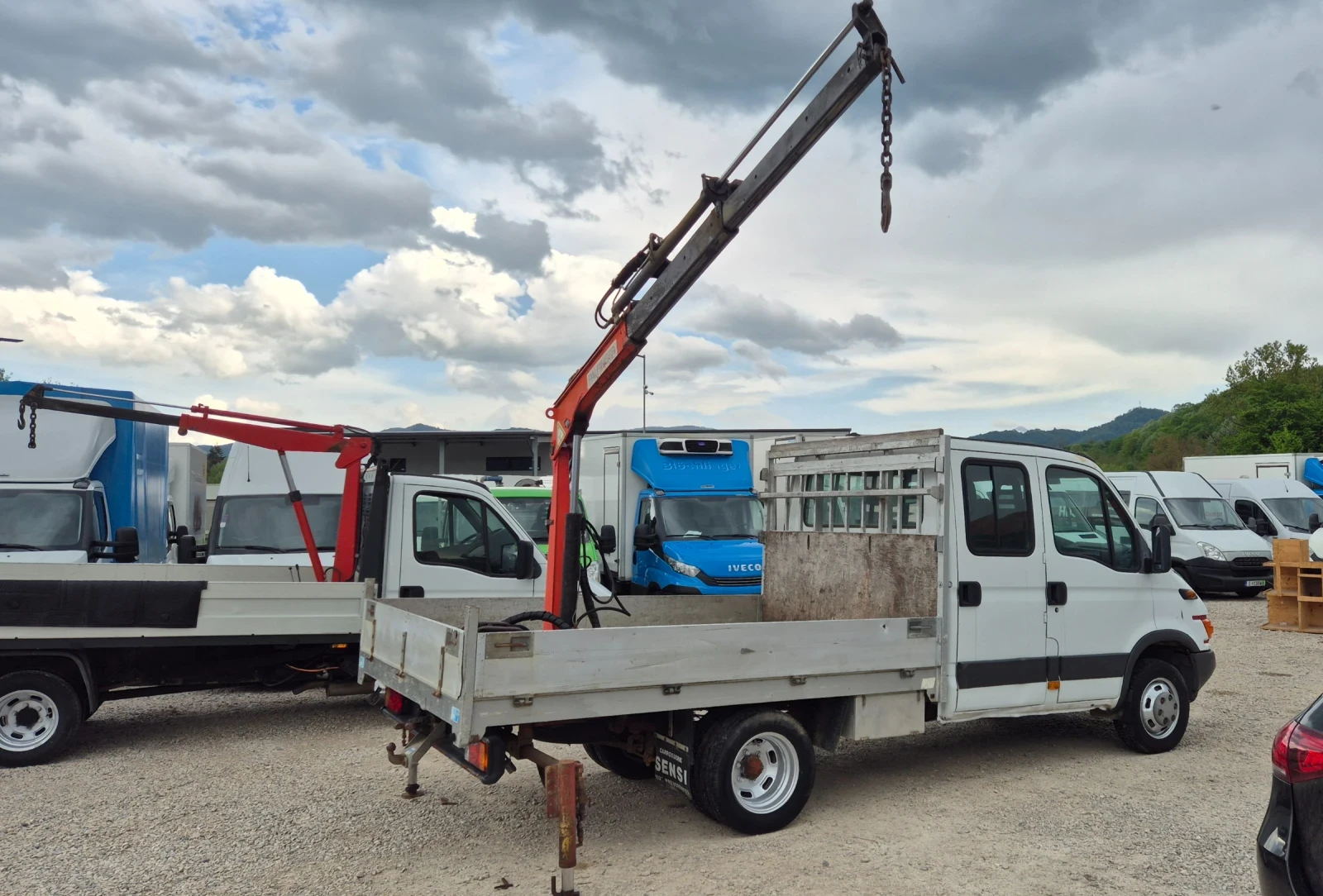 Iveco Daily 35c13* КРАН* 1360кг.* ШВЕЙЦАРИЯ* , снимка 6 - Бусове и автобуси - 54510349