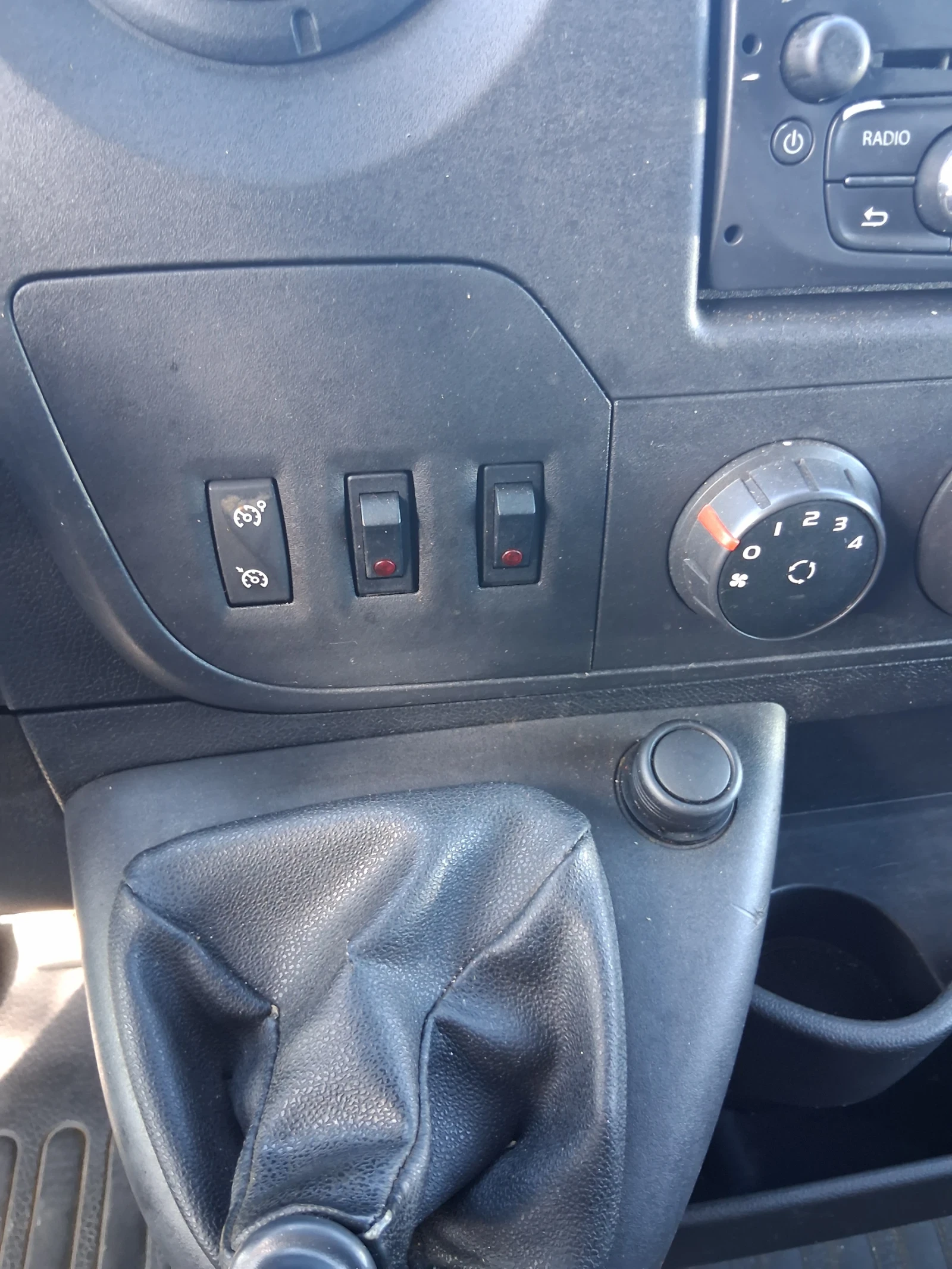 Renault Master 2.3klima, снимка 7 - Бусове и автобуси - 55947049