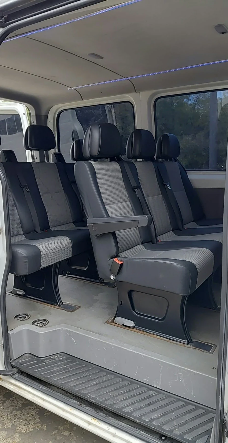 Mercedes-Benz Sprinter 211 2.2 CDI * OM646* 9Местен* Климатик* , снимка 6 - Бусове и автобуси - 56196448