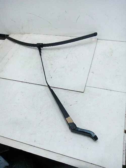 Рамо чистачка дясно Пежо 407