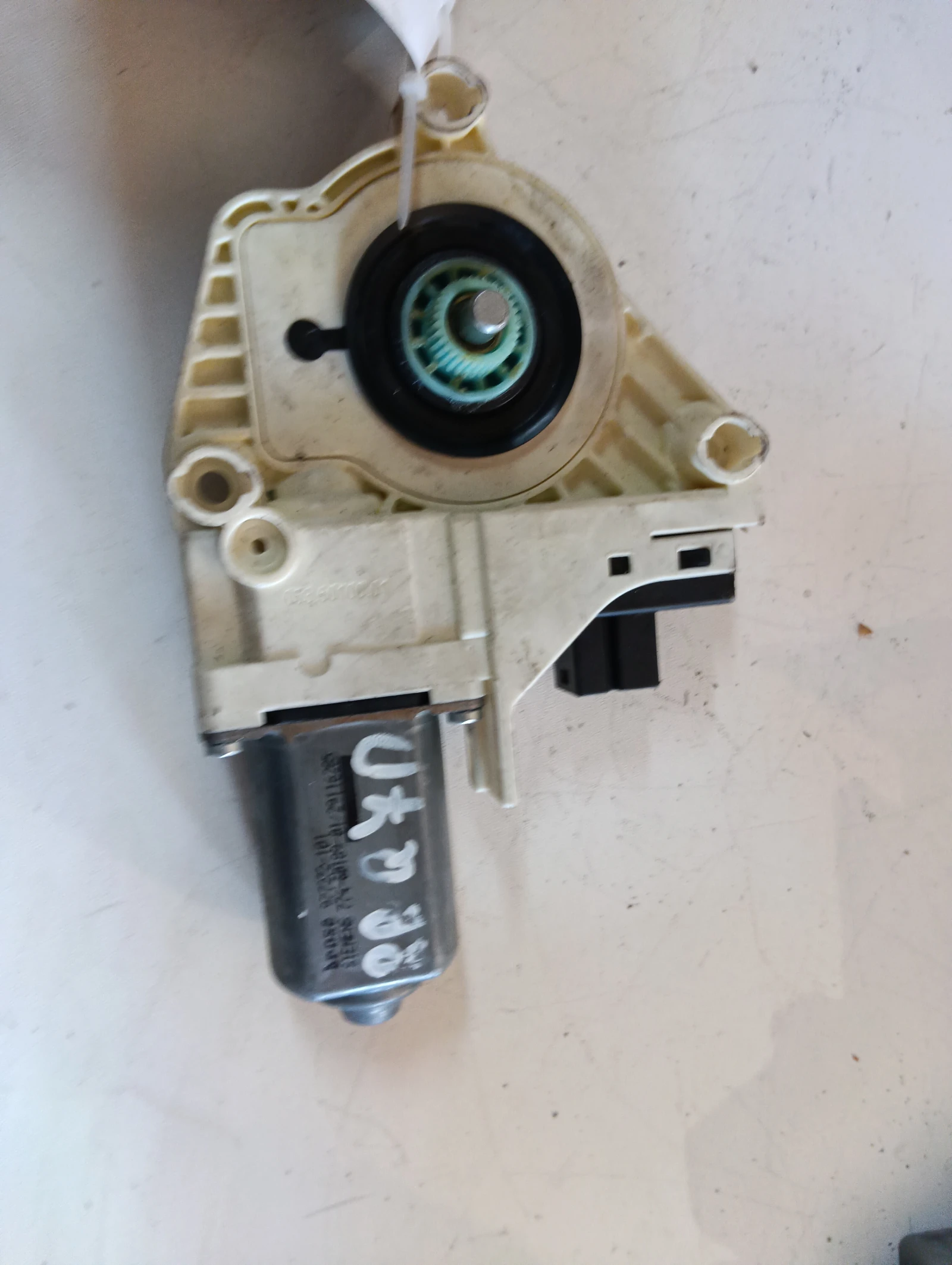 ел.машинка за задно дясно 4L0959802B Audi Q7