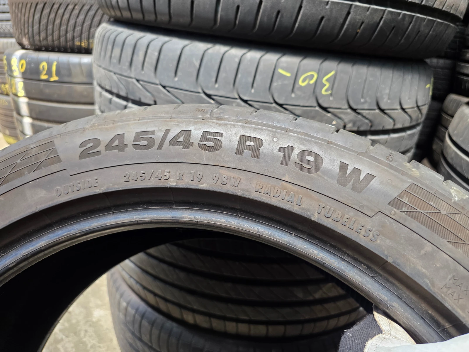 Гуми Летни 245/45R19, снимка 8 - Гуми и джанти - 55478915
