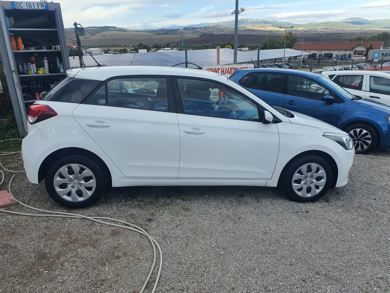 Hyundai I20 1.2i 86k.c EURO6 като нова, снимка 7 - Автомобили и джипове - 47451287