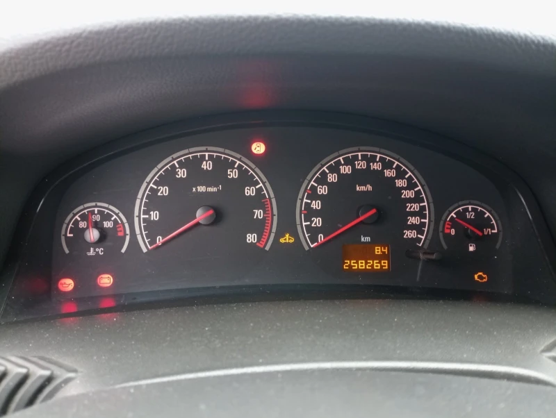 Opel Vectra 1, 6 бензин/газ, снимка 8 - Автомобили и джипове - 52833612