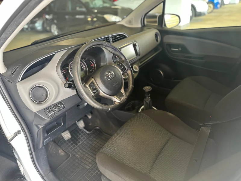 Toyota Yaris, снимка 6 - Автомобили и джипове - 52323083