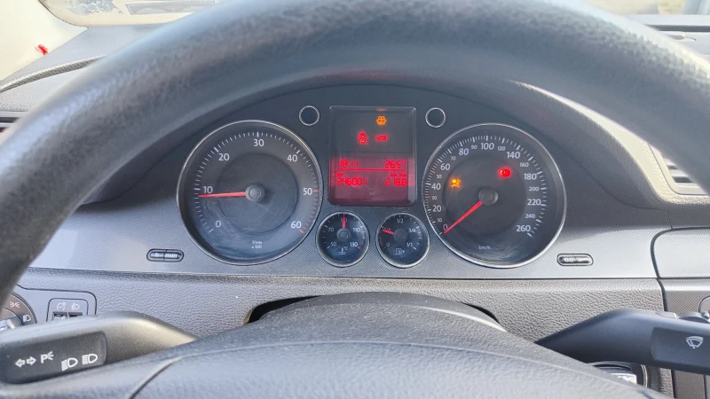 VW Passat 2.0, снимка 13 - Автомобили и джипове - 52295402