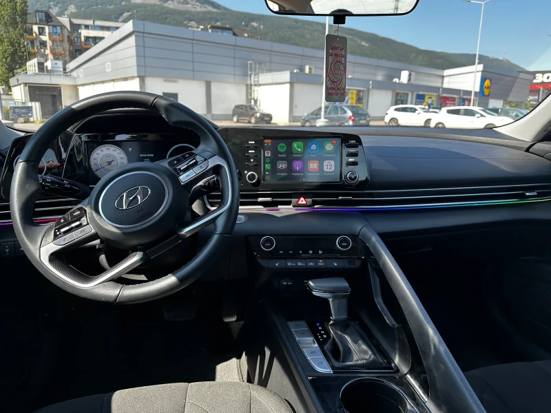 Hyundai Elantra 2.0 DOHC, снимка 8 - Автомобили и джипове - 52416705