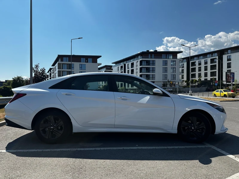 Hyundai Elantra 2.0 DOHC, снимка 6 - Автомобили и джипове - 52416705