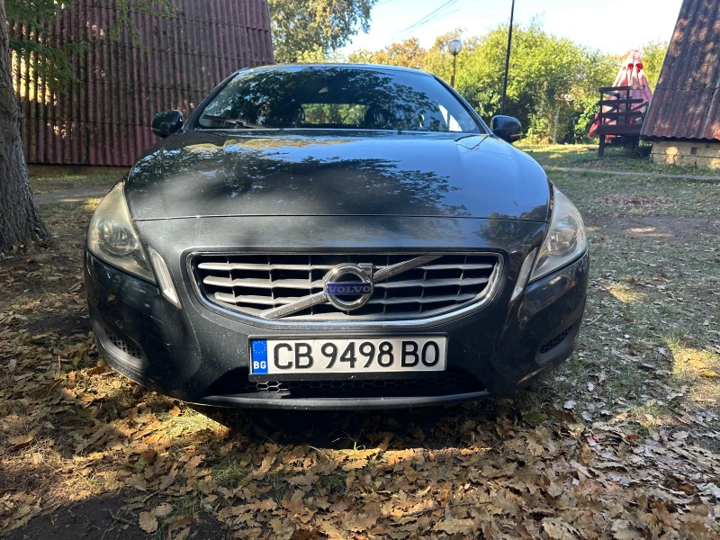 Volvo V60 2.0 D3 Автомат, снимка 2 - Автомобили и джипове - 52908190