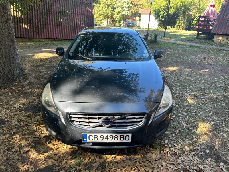 Volvo V60 2.0 D3 Автомат, снимка 3 - Автомобили и джипове - 52908190
