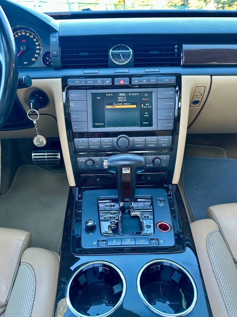 VW Phaeton 3.2 V6 Лизинг, снимка 16 - Автомобили и джипове - 52538768