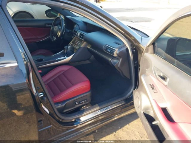 Lexus IS 300 ПОДГРЕВ* КАМЕРА* КЕЙЛЕС* LANE* ASSIST - изображение 5