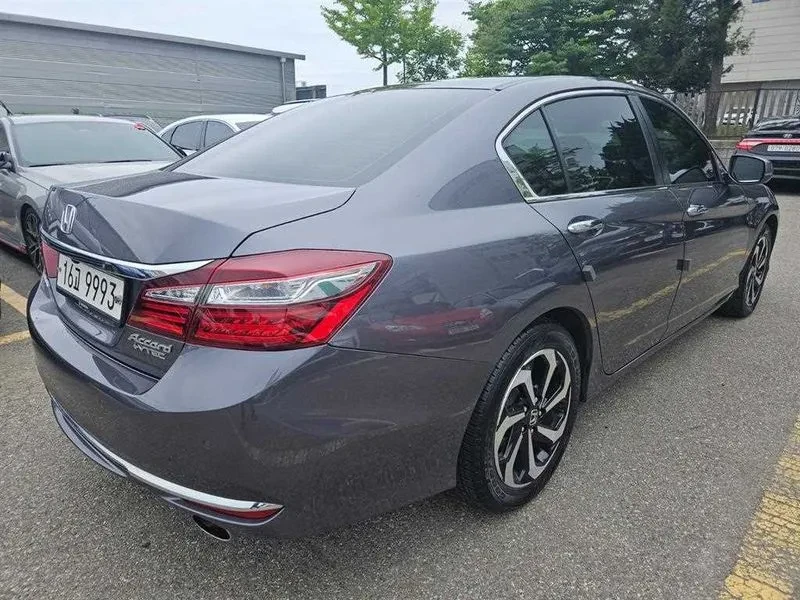 Honda Accord 2.4, снимка 4 - Автомобили и джипове - 55699631