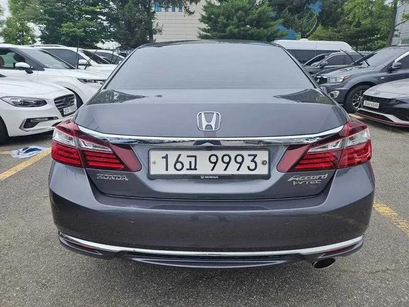Honda Accord 2.4, снимка 3 - Автомобили и джипове - 55699631