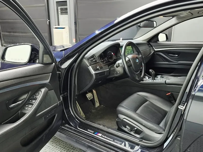 BMW 520 D xDrive M Aerodynamics, снимка 10 - Автомобили и джипове - 56162432