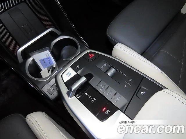 BMW iX1, снимка 12 - Автомобили и джипове - 56267236