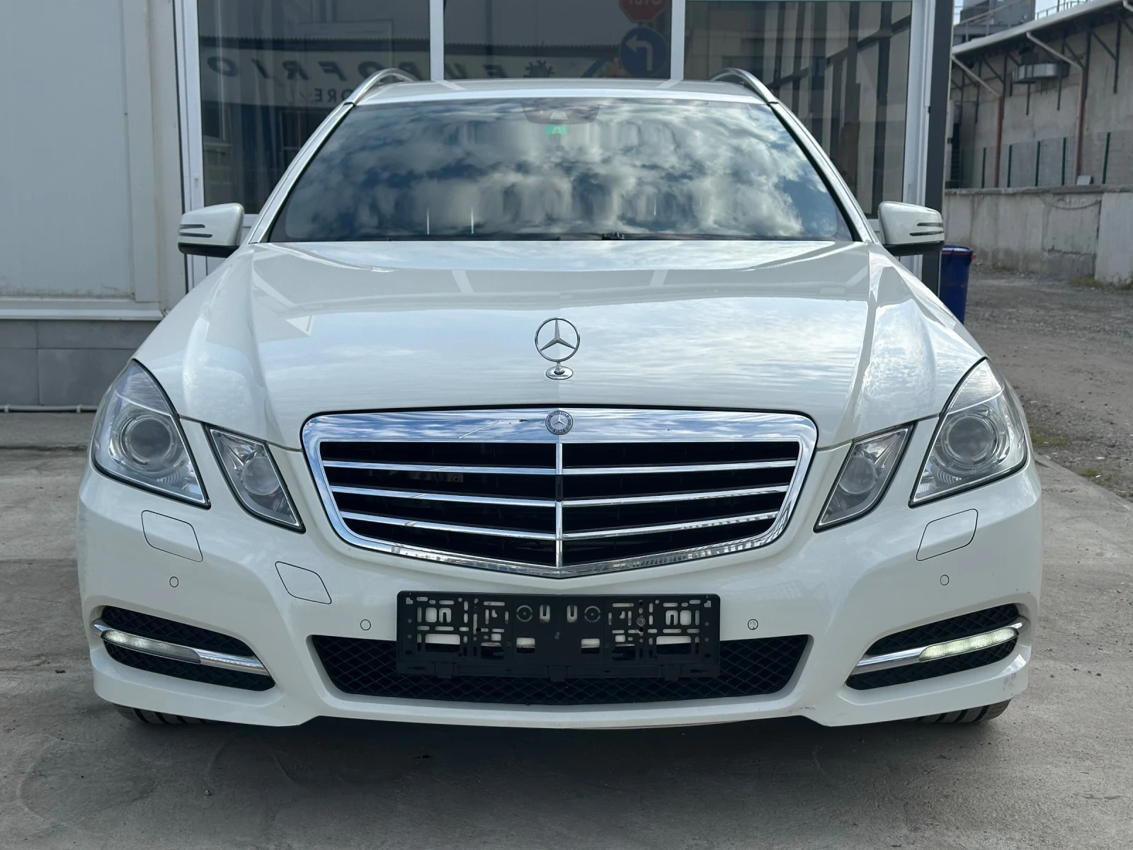 Mercedes-Benz E 350 CDI * 4Matic * Full * Отличен - изображение 2