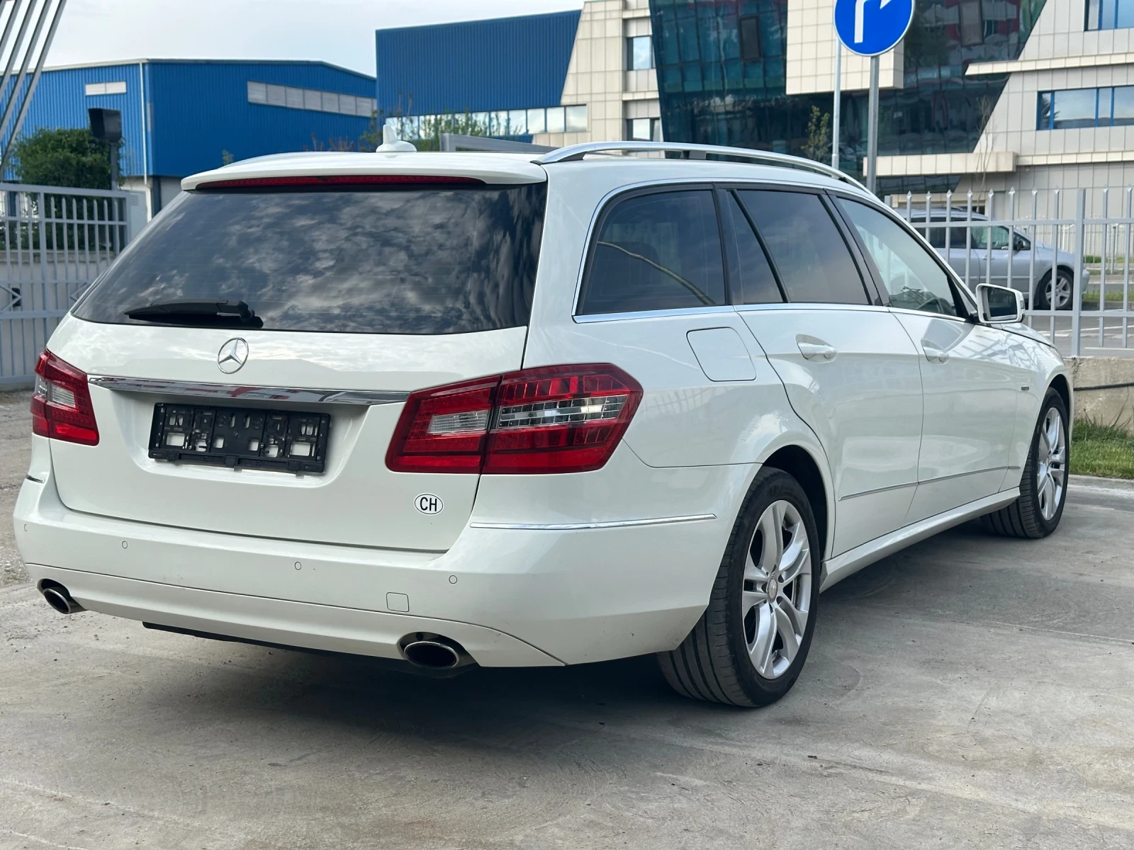 Mercedes-Benz E 350 CDI * 4Matic * Full * Отличен - изображение 7