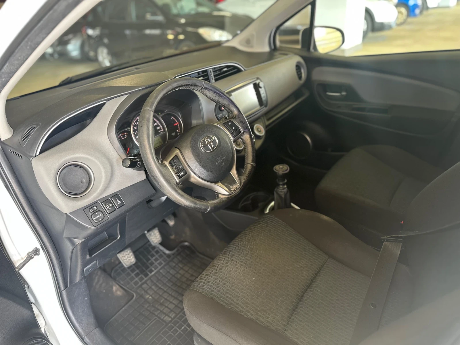 Toyota Yaris  - изображение 6