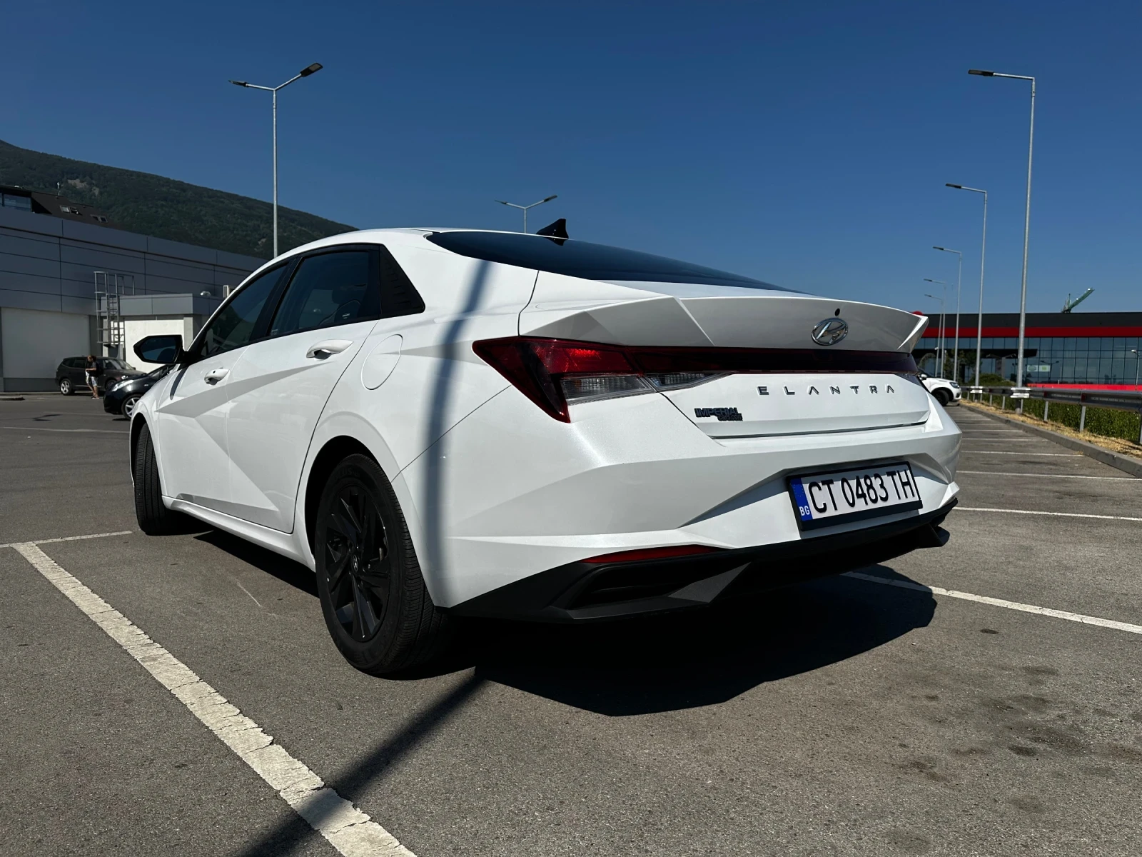 Hyundai Elantra 2.0 DOHC - изображение 3