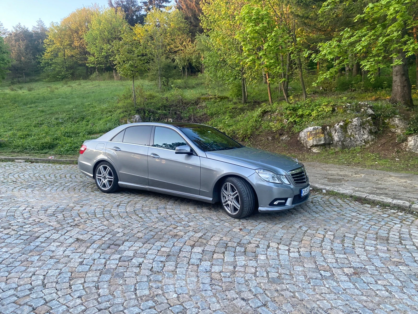 Mercedes-Benz E 350  - изображение 2