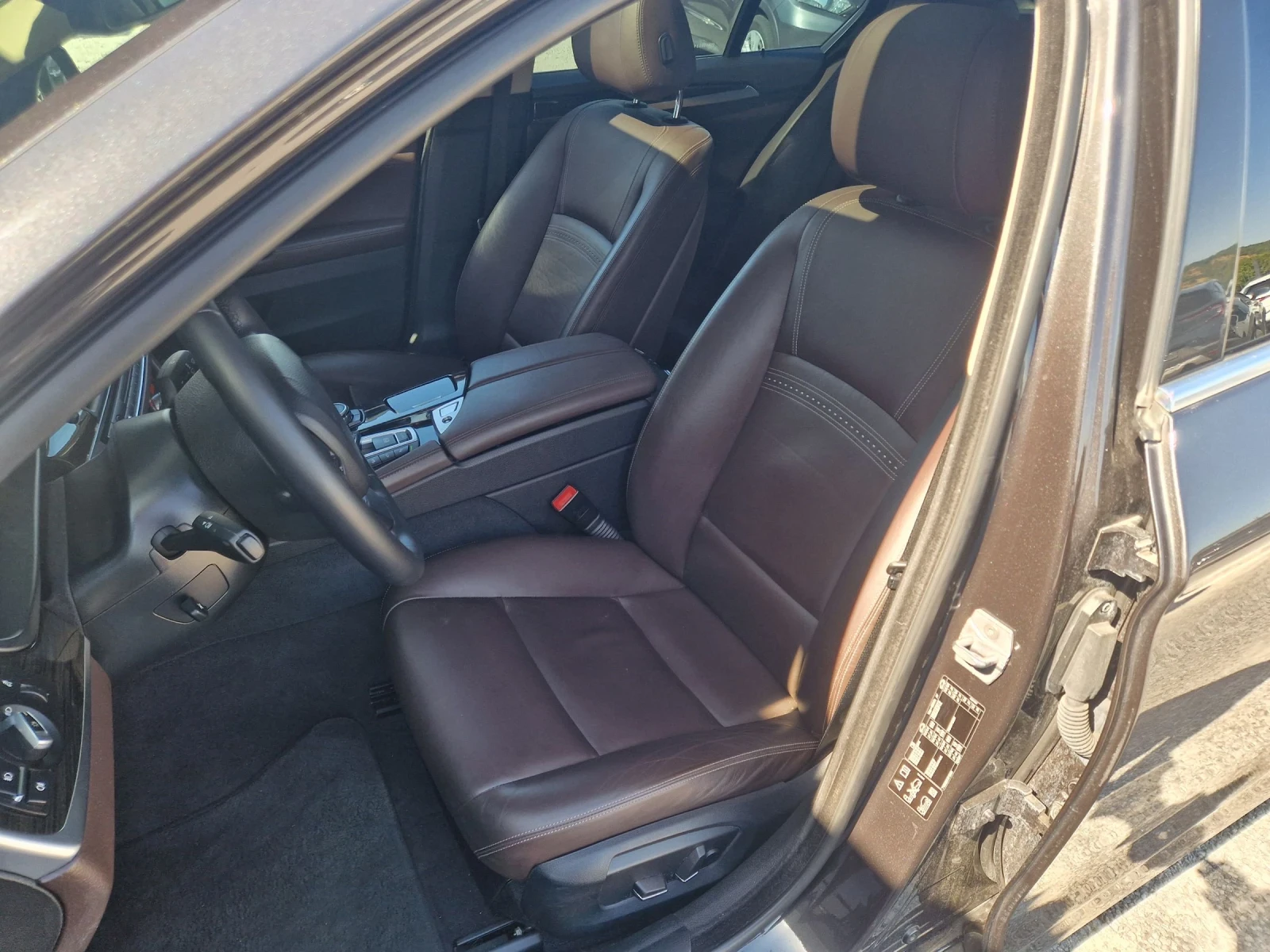 BMW 520 X-Drive Luxury 190kc Euro6 - изображение 8