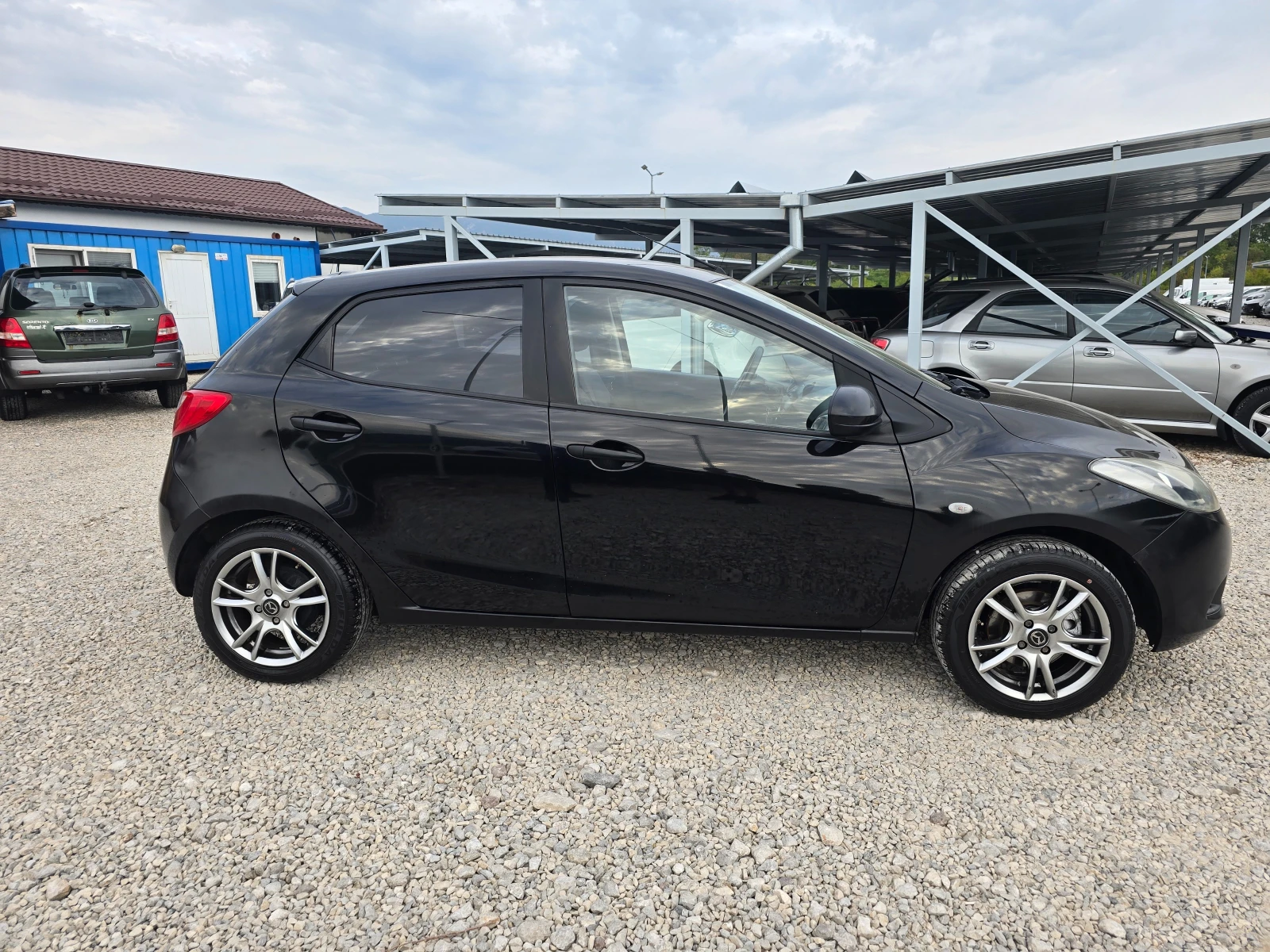 Mazda 2 1.3 БЕНЗИН ! ! РЕАЛНИ КИЛОМЕТРИ - изображение 6