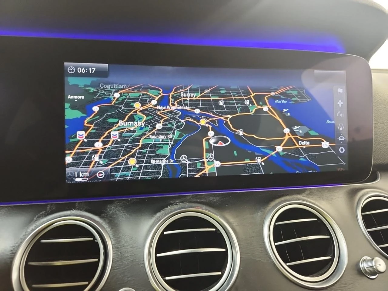 Mercedes-Benz E 300 Burmester* 360* AMG packet* Пано*  - изображение 8