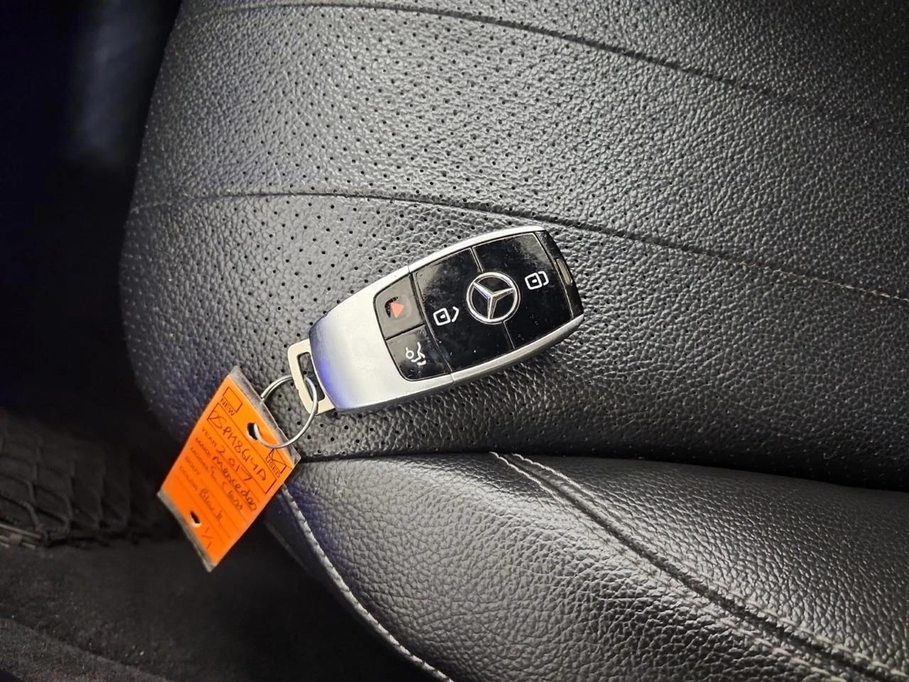 Mercedes-Benz E 300 Burmester* 360* AMG packet* Пано*  - изображение 6