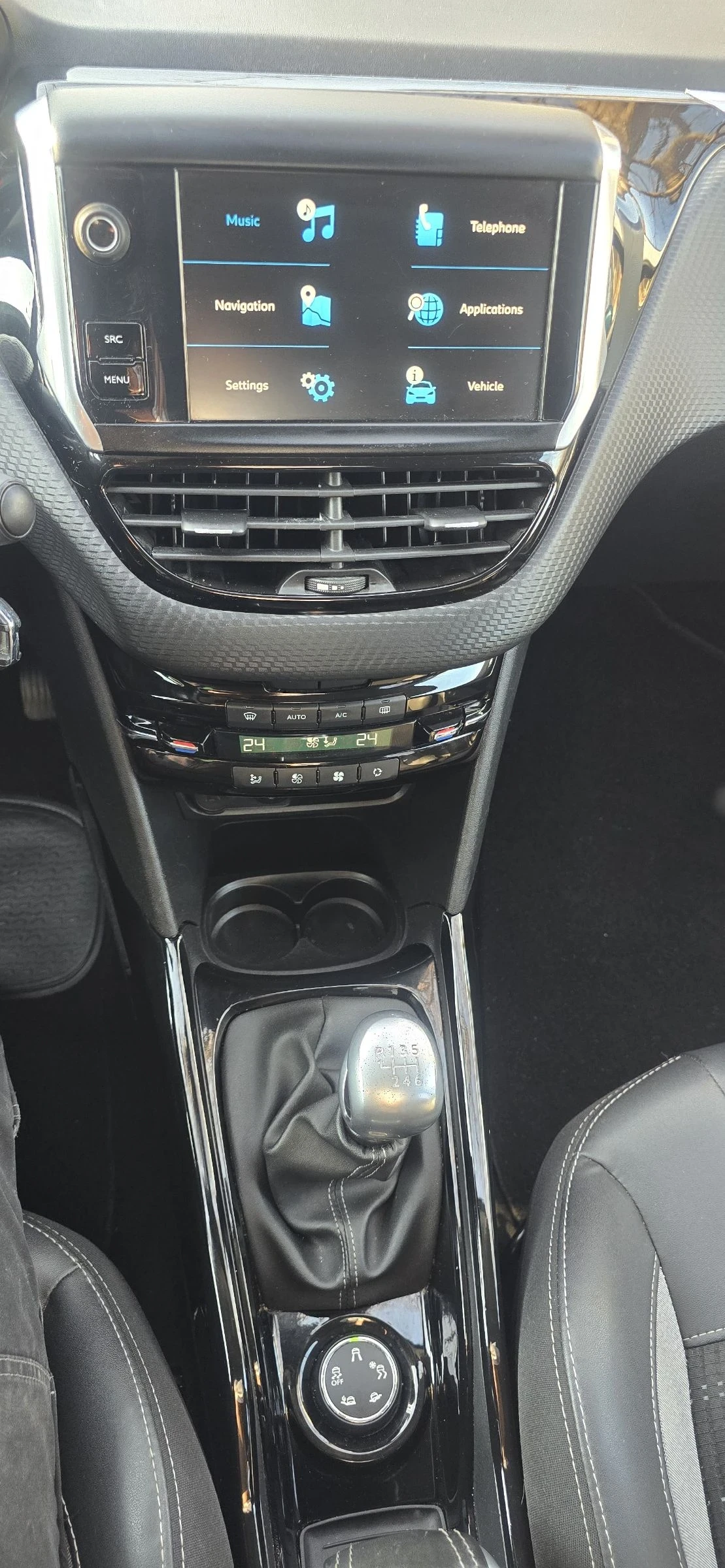 Peugeot 2008 1.6 Blue HDI 120 6 скорости Grip Control, снимка 17 - Автомобили и джипове - 53740117