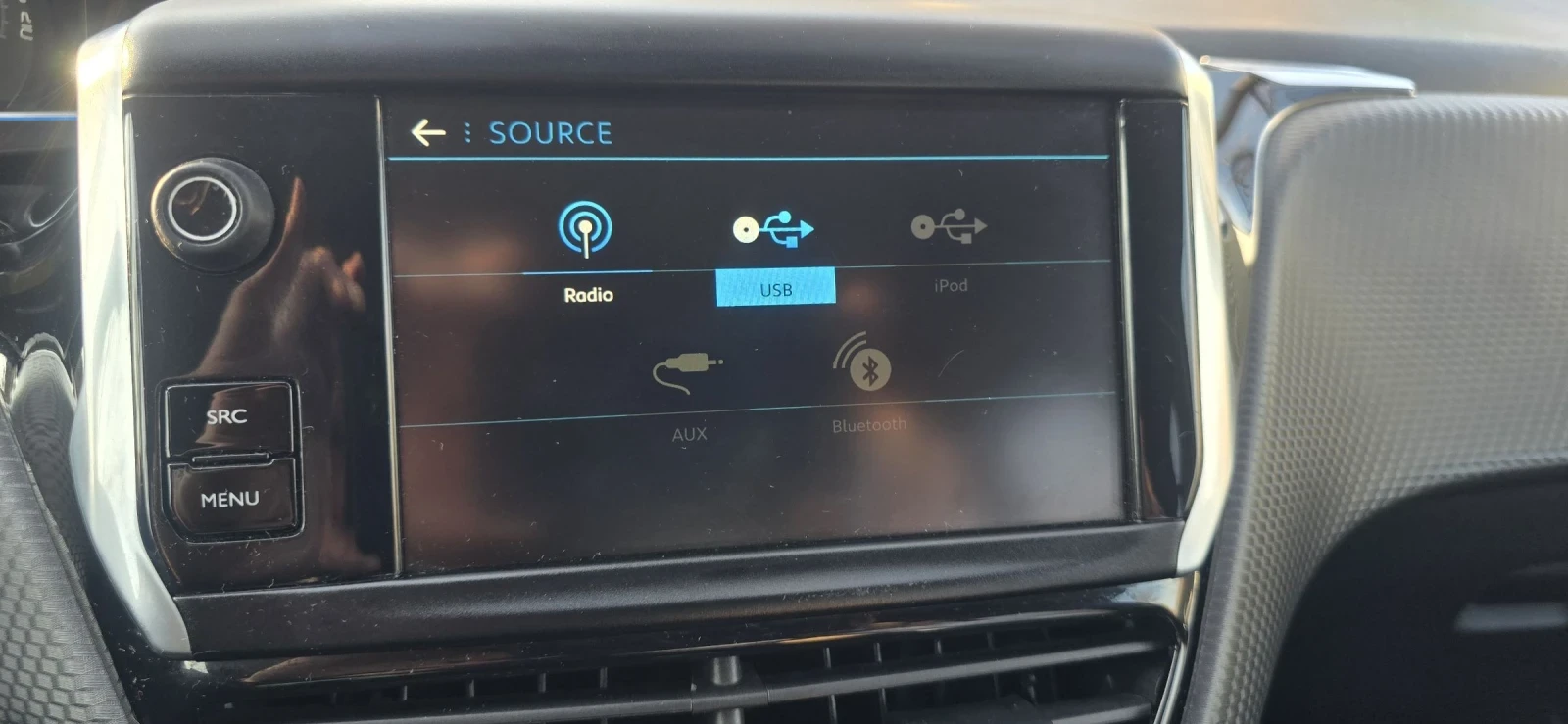 Peugeot 2008 1.6 Blue HDI 120 6 скорости Grip Control, снимка 6 - Автомобили и джипове - 53740117