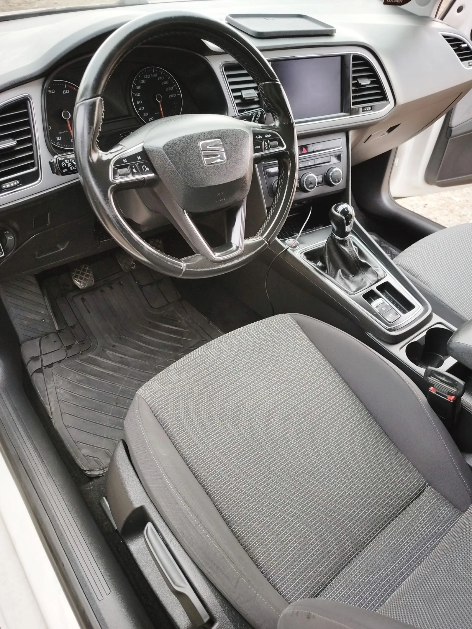 Seat Leon 1.5TGI* LED* NAV* DISTR* , снимка 7 - Автомобили и джипове - 53825396