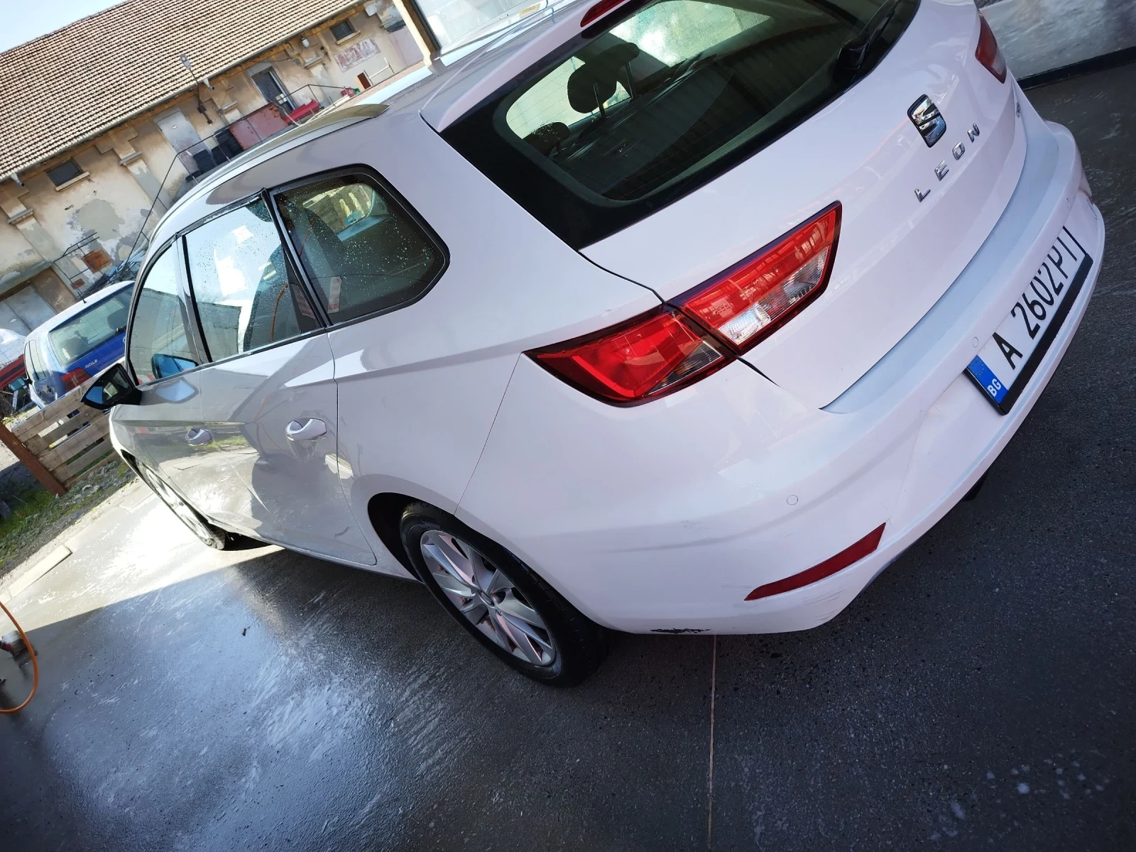 Seat Leon 1.5TGI* LED* NAV* DISTR* , снимка 4 - Автомобили и джипове - 53825396