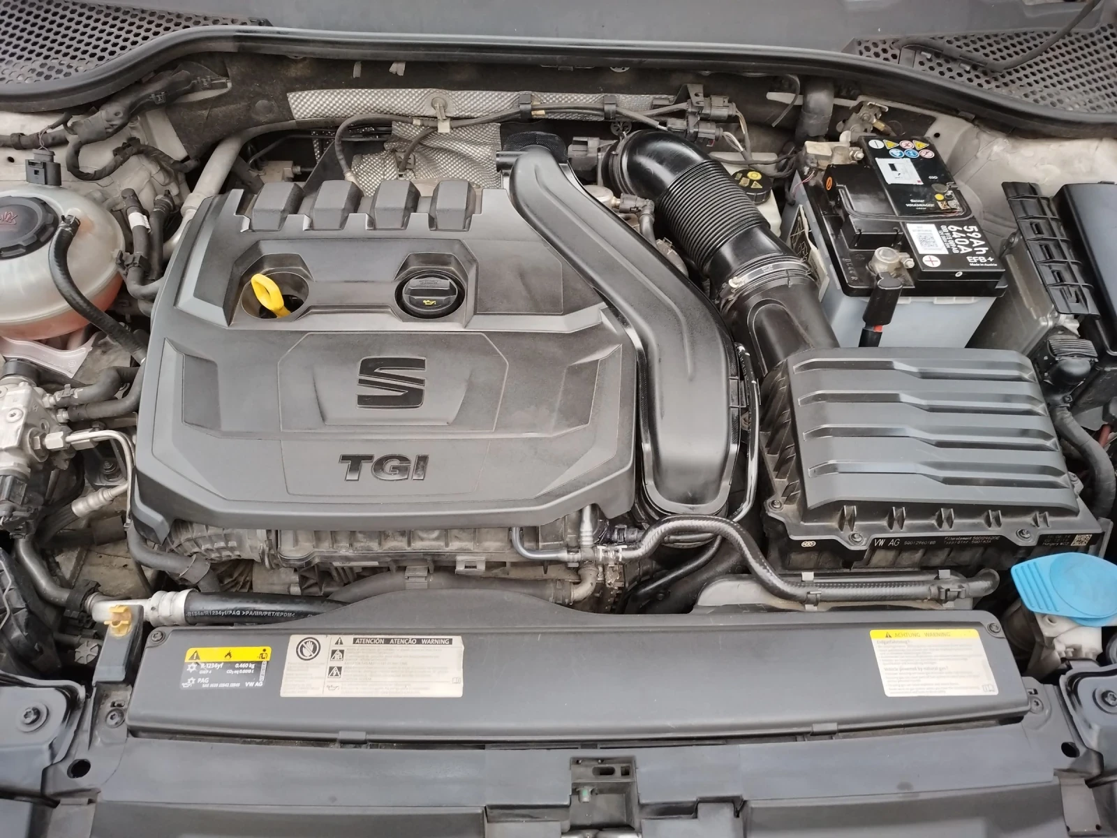 Seat Leon 1.5TGI* LED* NAV* DISTR* , снимка 10 - Автомобили и джипове - 53825396