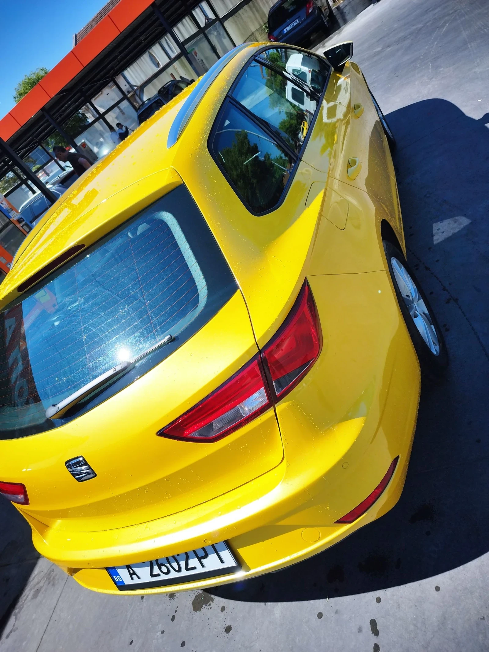 Seat Leon 1.5TGI* LED* NAV* DISTR* , снимка 4 - Автомобили и джипове - 53825396