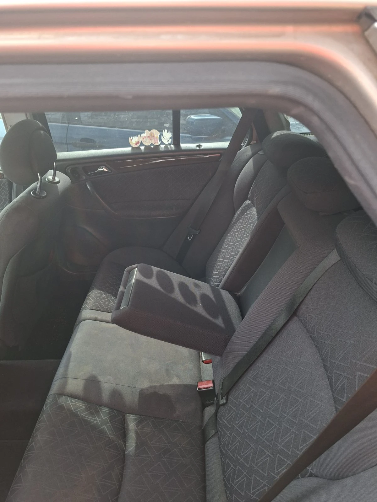 Mercedes-Benz C 220, снимка 8 - Автомобили и джипове - 54183317