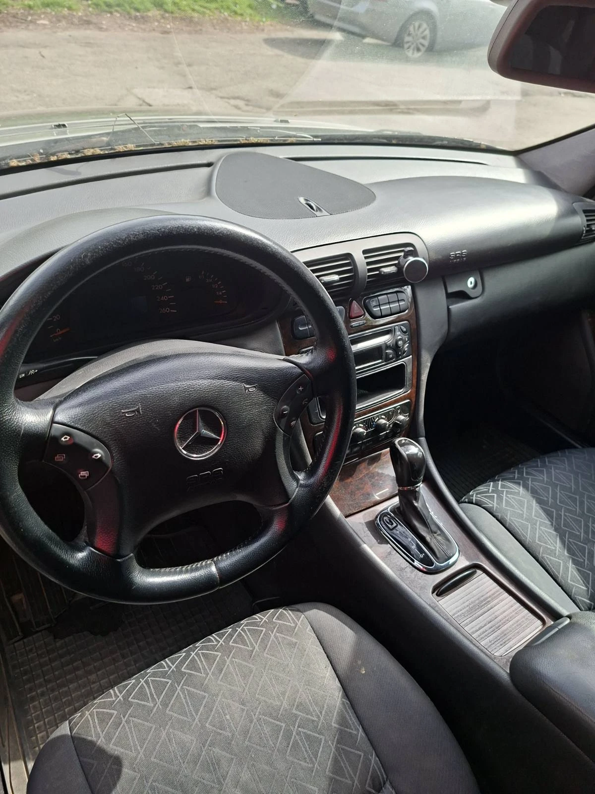 Mercedes-Benz C 220, снимка 11 - Автомобили и джипове - 54183317