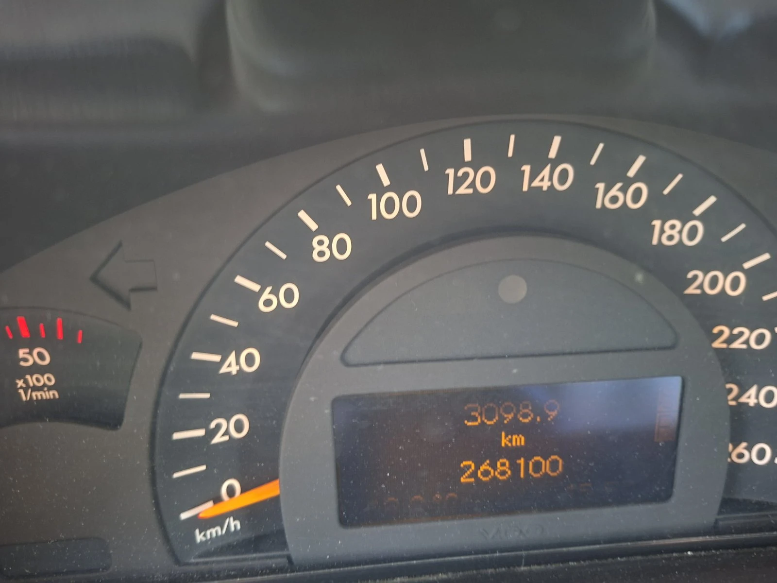 Mercedes-Benz C 220, снимка 13 - Автомобили и джипове - 54183317