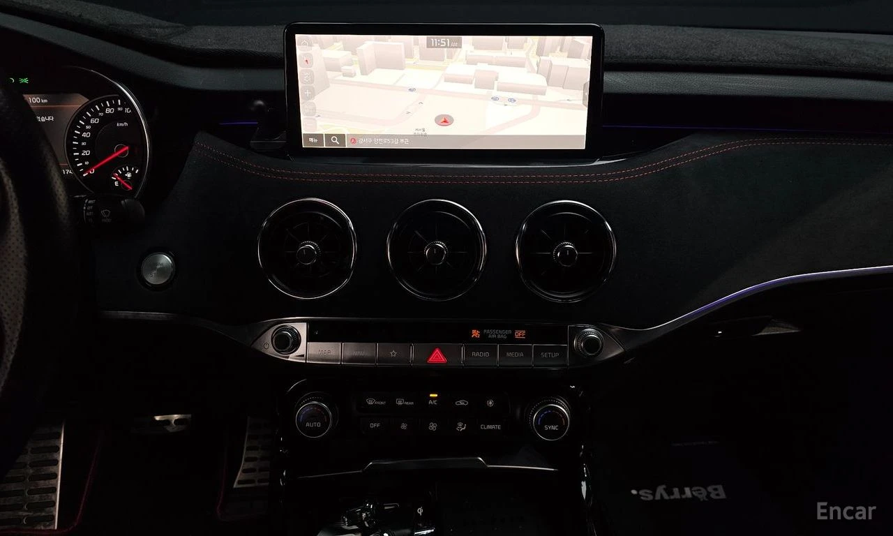 Kia Stinger 3.3 GT Masters AWD* HEAD-UP* 360 CAM* ОБДУХВАНЕ* , снимка 12 - Автомобили и джипове - 54554446