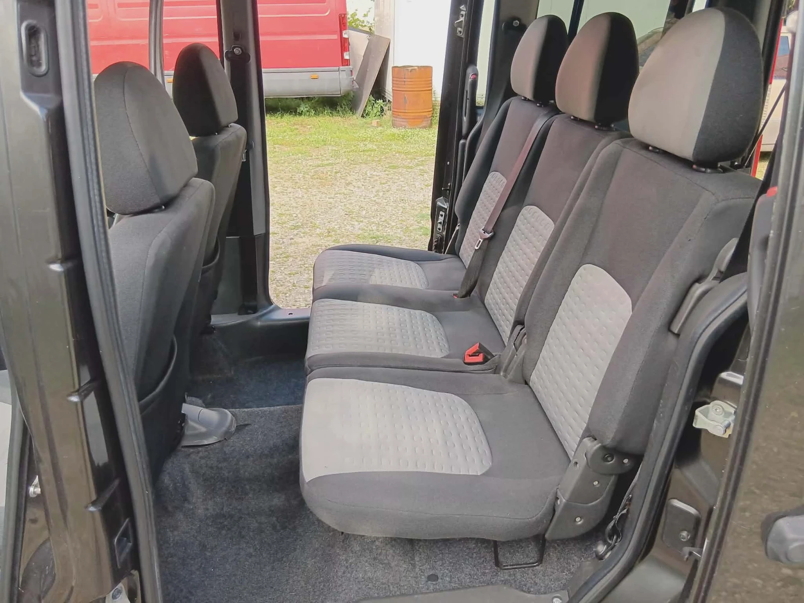 Fiat Doblo 1.6, снимка 14 - Автомобили и джипове - 54572440