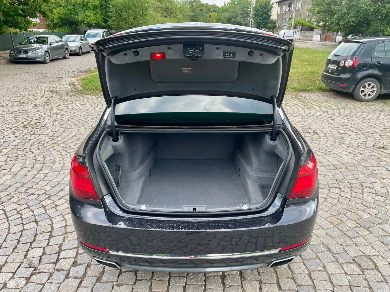BMW 740 Li, снимка 13 - Автомобили и джипове - 54627341